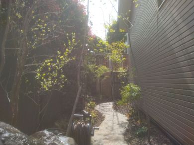 松戸　主庭へのアプローチ